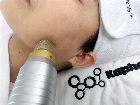Colagênio que remodela o dispositivo RF fracionário de Microneedling para a gestão facial